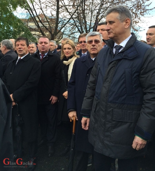 Župan Kolić i zamjenica Tomaš u Koloni sjećanja u Vukovaru 