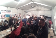 Biskup Ratko Perić pohodio branitelje koji prosvjeduju u Zagrebu Biskup Ratko Perić pohodio branitelje koji prosvjeduju u Zagrebu
