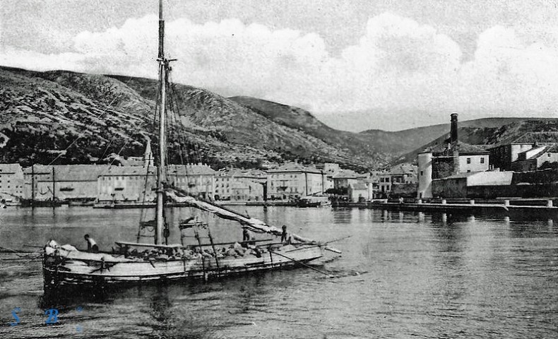Porinuće papirnatih brodića,04.06.2015.g.