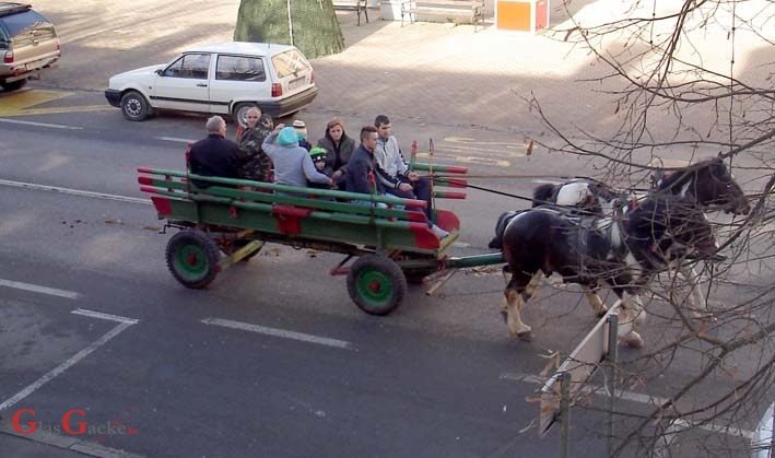 Konji bijeli, konji vrani ...