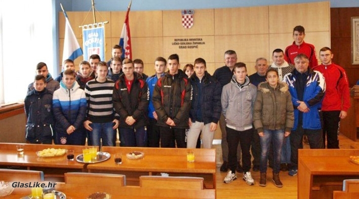 Krmpotić upriličio prijam za kadete NK Gospić 91. Krmpotić upriličio prijam za kadete NK Gospić 91.