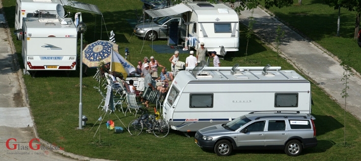 Dobiva li Otočac auto kamp?