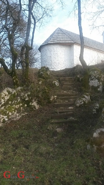 Sv. Franjo u Vrilu - jedan neobični pogled