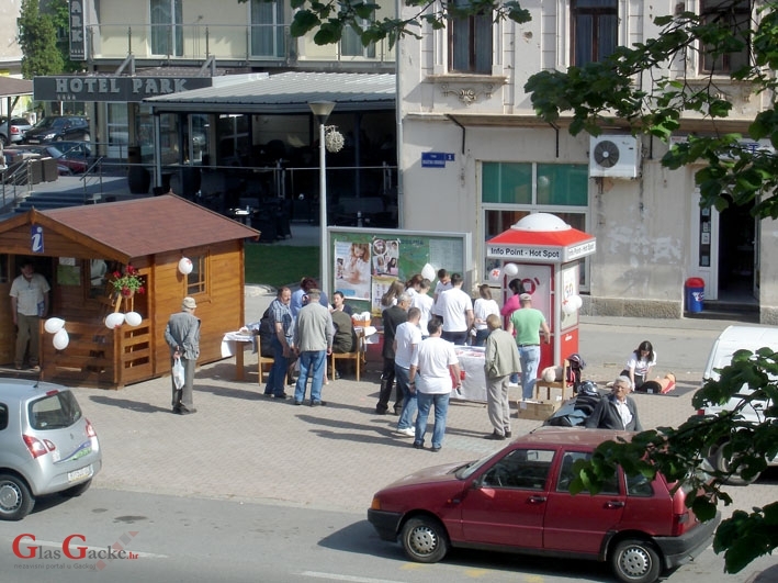 Crljeni križ danas narodu miril tlak, cukar i oživljeval mrtvoga ...