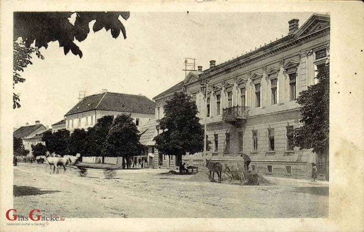 Od žutoga prema okeru, odnosno narančastim tonovima