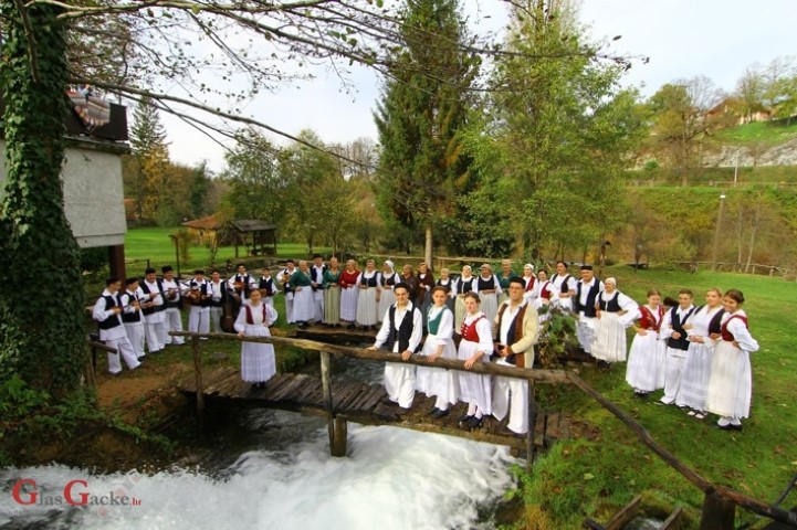 KUD Korana iz Slunja večeras na Plitvičkima jezerima