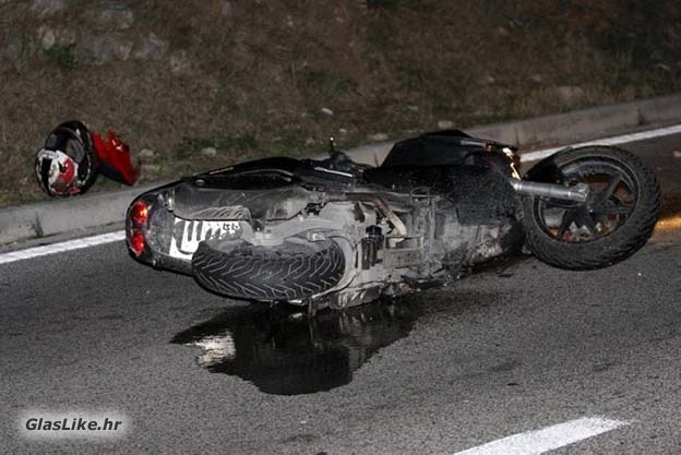Motociklist teško ozlijeđen Motociklist teško ozlijeđen