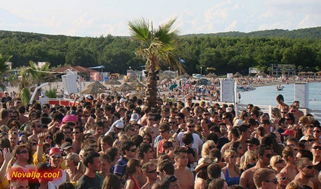 I droge, i lažna novca, i iznude, i lažne robe ...