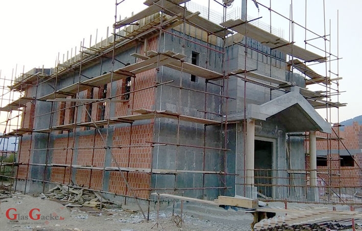 Katolička crkva u Donjem Lapcu raste "naoči glede"