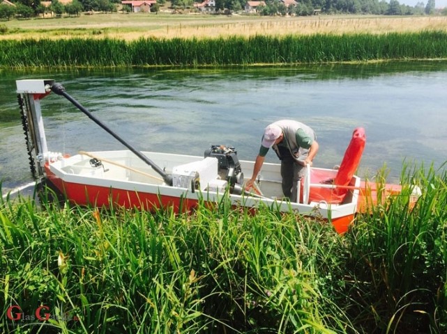 Nova kosilica za po rijeci Gacki