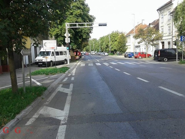 Dugotrajno parkiranje na pristupu zebri