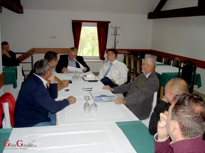 Pavelić u Otočcu na sjednici Klastera drvnih prerađivača
