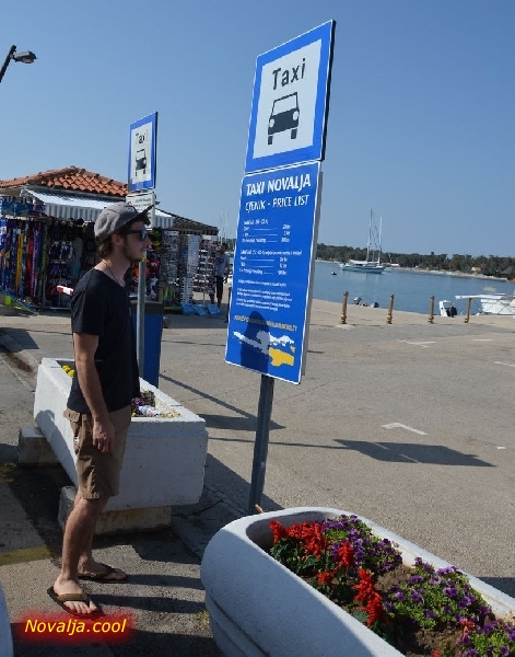 Novalja postavila table s tarifama taksi usluga