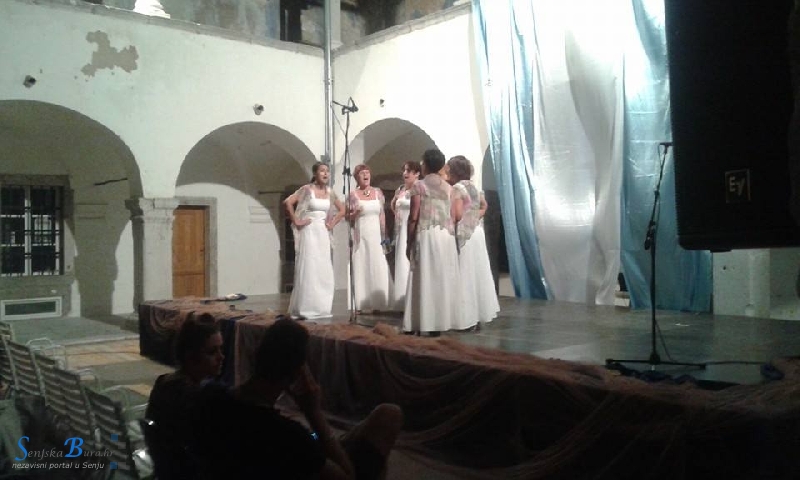 Klapa Senjkinje na smotri klapa u Kraljevici 