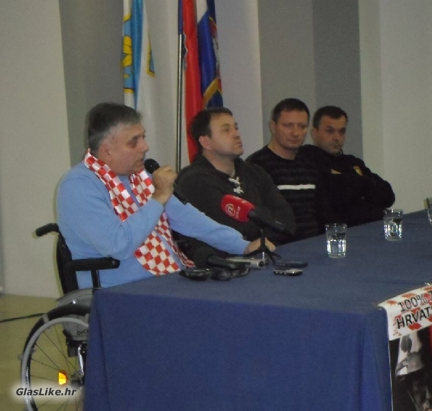 Glogoški, Klemm i Deur na tribini u Gospiću: Ne idemo iz Savske!