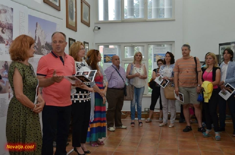  Izložba "Ćutim otok svoj VI", Novalja 2015.