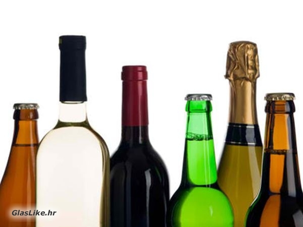 U Karlobagu iz kuće otuđio više boca alkoholnog pića 