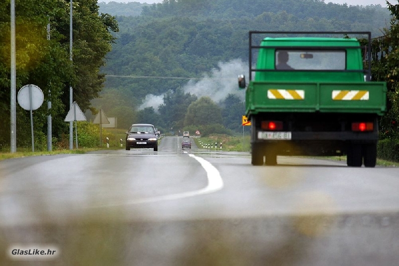 Vlada smanjenjem naknada za tehnički pregled vozila ugrožava sigurnost građana na cesti