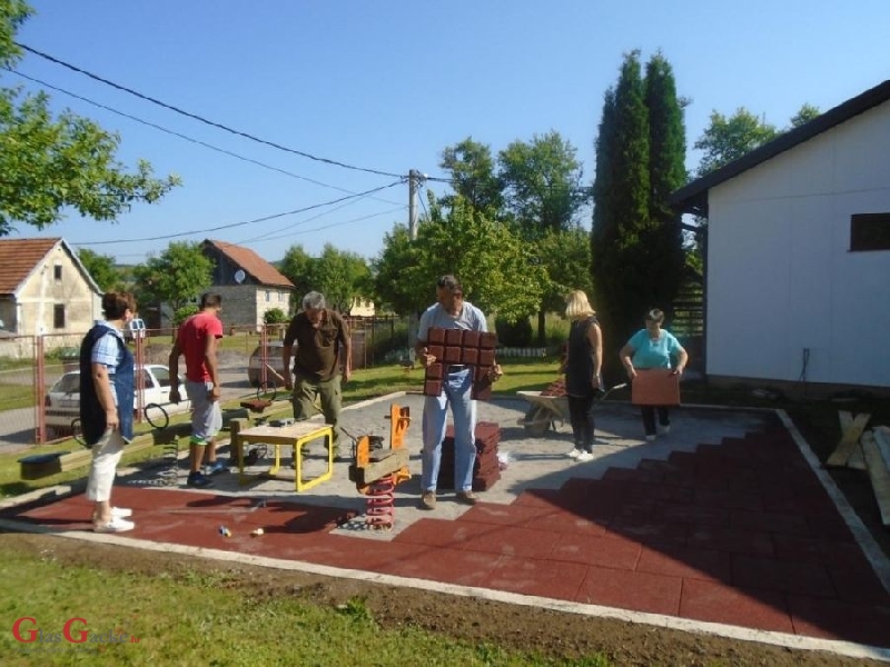 Dječji vrtić Tratinčica se može pohvaliti s novim igralištem