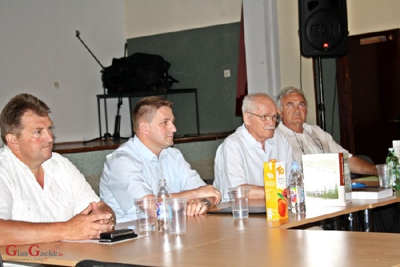 Knjiga Mile Vučetića Bijelog „Lipice u brinjskom kraju“ 