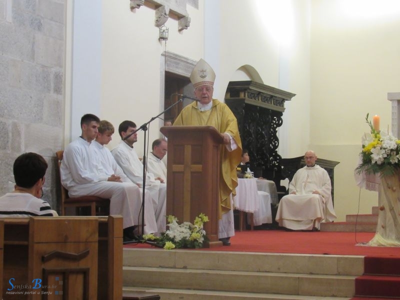 Biskup Bogović predvodio svečano misno slavlje na blagdan Gospe Karmelske - Ribarske u Senju