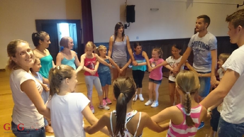 Uspješno završena dječja ljetna folkorna radionica u GPOU-u Otočac 