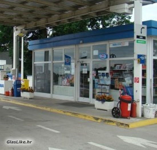 Provala u benzinsku postaju Karlobag 