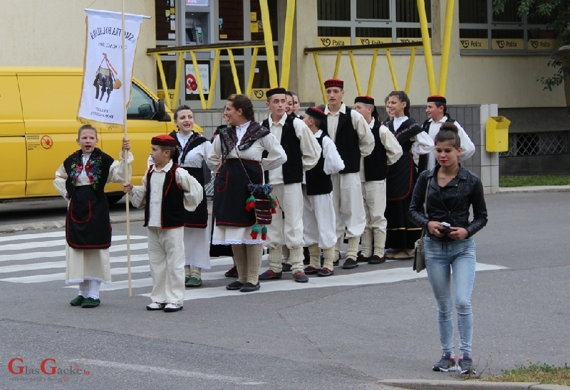 Još malo o Smotri: mladi pazariški folkloraši