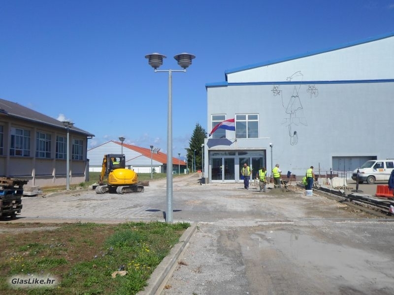 Uređenje prometnice kod gospićke športske dvorane Uređenje prometnice kod gospićke športske dvorane