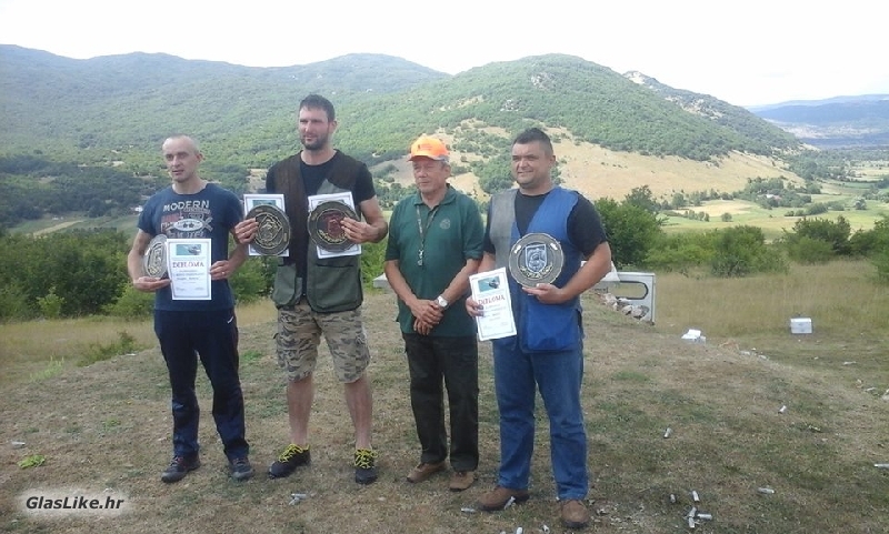 Povodom Dana "Oluje" takmičenje u gađanju glinenih golubova na Udbini 