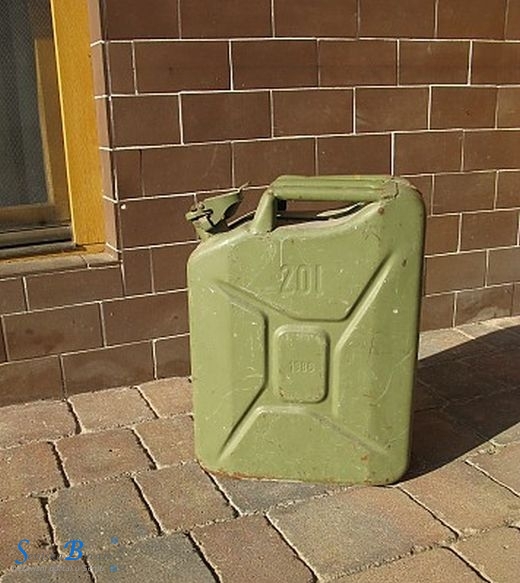 Iz garaže otuđeno gorivo u Krasnu