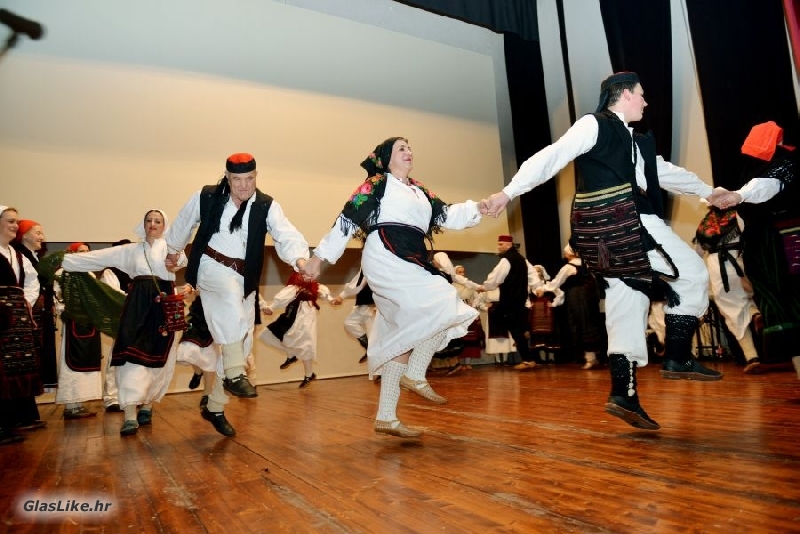 Upisi u dječju i odraslu folklornu, dramsku, tamburašku sekciju, te etno radionicu HKUD Široka Kula 