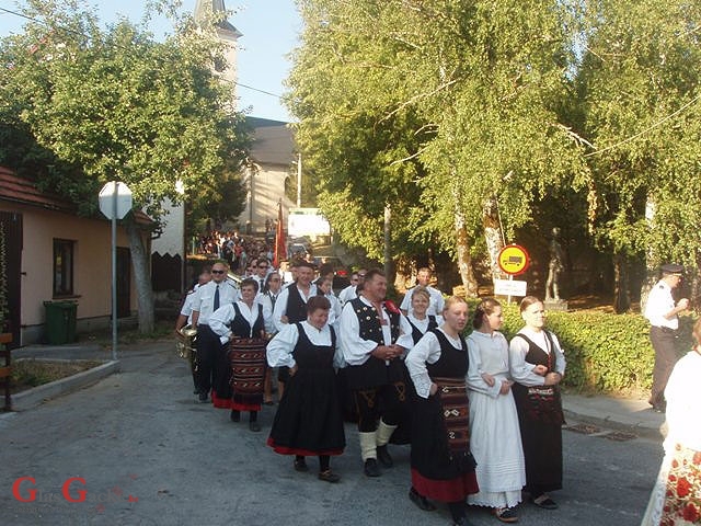 KUD Brinje - Brinjski običaji " Od zrna do kruva" KUD Brinje - Brinjski običaji " Od zrna do kruva"