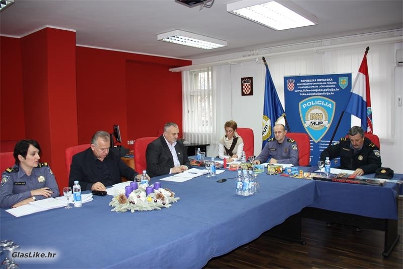 PU ličko-senjska započela sa provođenjem operativne akcije „Mir i dobro“