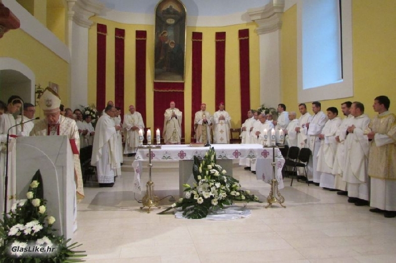 Proslavljen patron gospićke katedrale Navještenje Gospodinovo 