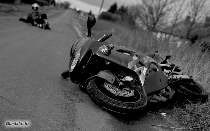 Vozač motocikla teško ozlijeđen u prometnoj nesreći na Ljubovu 