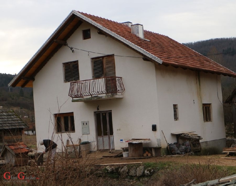 Konačno krov nad glavom ! 