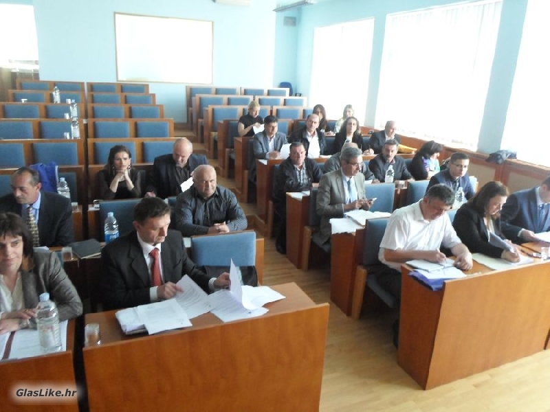 Gradsko vijeće: Najaktualnije pitanje glomaznog otpada i NK "Croatia"
