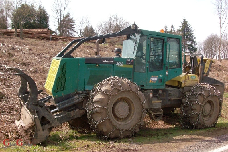 Iz radnog stroja otuđio alat 