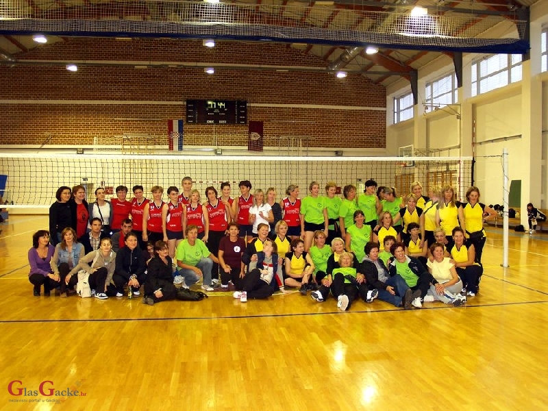 10.sportsko-rekreacijski susret žena u Otočcu 