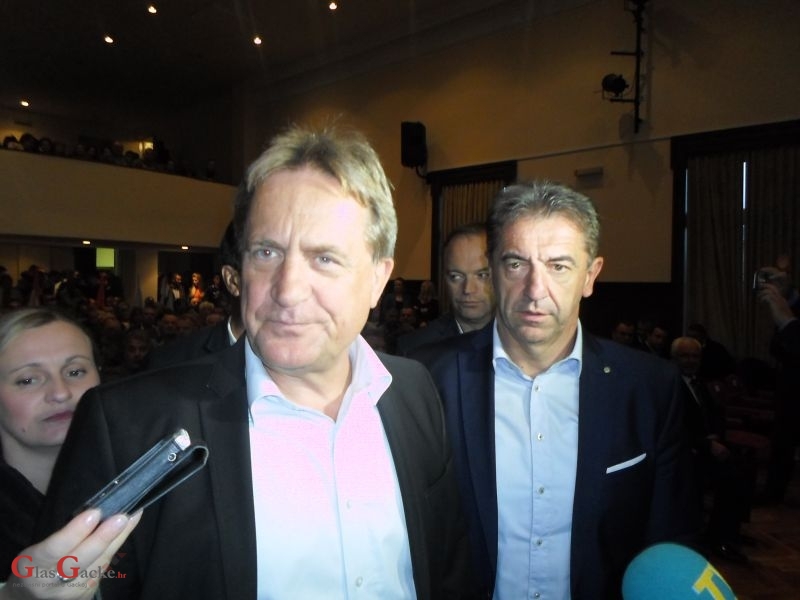 Optimistična klauzura ličkoga HDZ-a u Otočcu Optimistična klauzura ličkoga HDZ-a u Otočcu