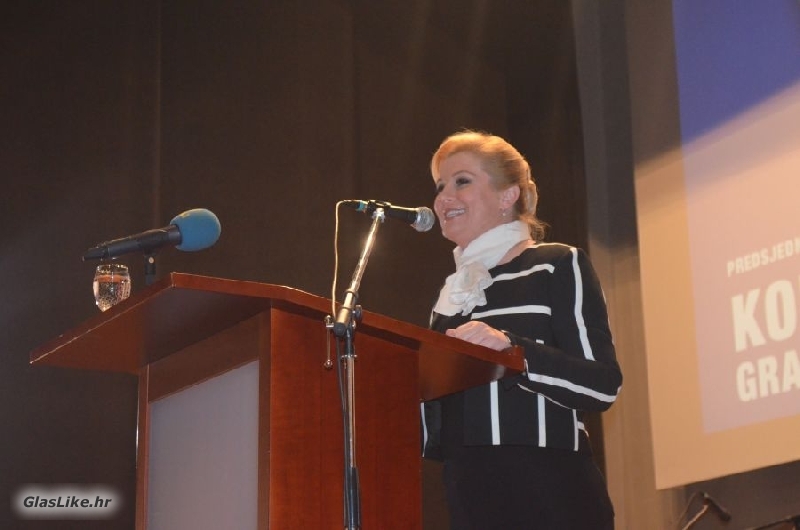 Kolinda u Gospiću: Hrvatska se danas crveni od srama Kolinda u Gospiću: Hrvatska se danas crveni od srama