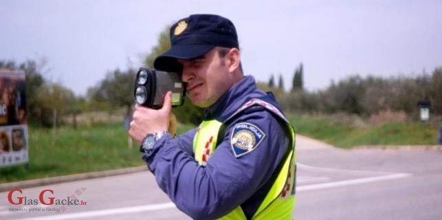 Mladi švicarac u Karlobagu vozio duplo brže od dozvoljenog Mladi švicarac u Karlobagu vozio duplo brže od dozvoljenog