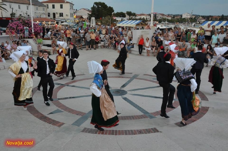 Antonja 2015, program na Veloj Rivi u Novalji Antonja 2015, program na Veloj Rivi u Novalji