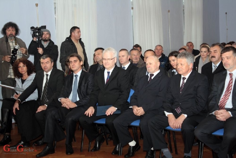 Predsjednik Ivo Josipović u Otočcu Predsjednik Ivo Josipović u Otočcu