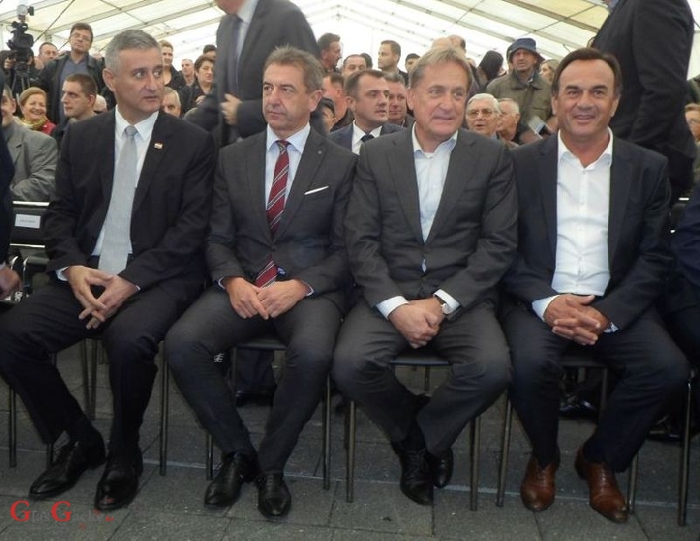 Župan Kolić svečano otvorio "Jesen u Lici" Župan Kolić svečano otvorio "Jesen u Lici"