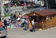 U Europskom tjednu podjela cvijeća i oslikavanje pločnika U Europskom tjednu podjela cvijeća i oslikavanje pločnika