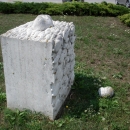 Ponovo oštećena skulptura na Trgu 133. Otočke brigade