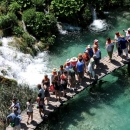 Tri Koreanke pale u provaliju na Plitvičkima jezerima