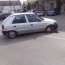 Škodom "najašio" na zaštitni stupić